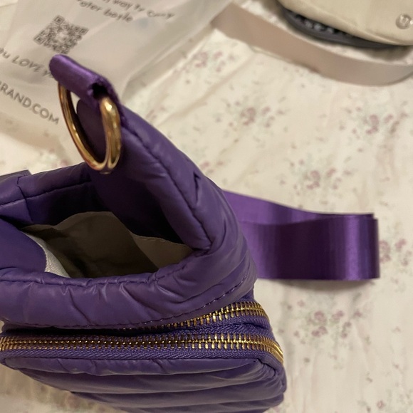 Wanderfull Purple HYDROBAG.  NWT! Retail $60 - Picture 6 of 10